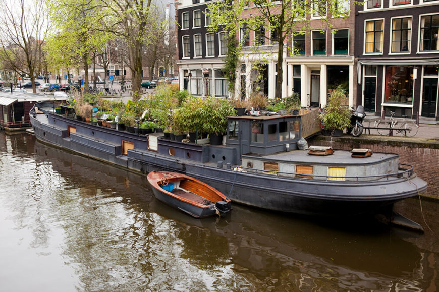 32 Incredible and Unique Houseboat Designs (PHOTOS)