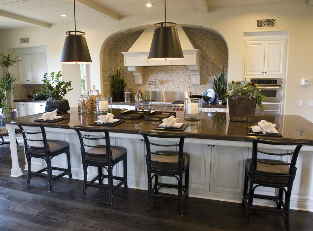 39 Fabulous Eat-In Custom Kitchen Designs