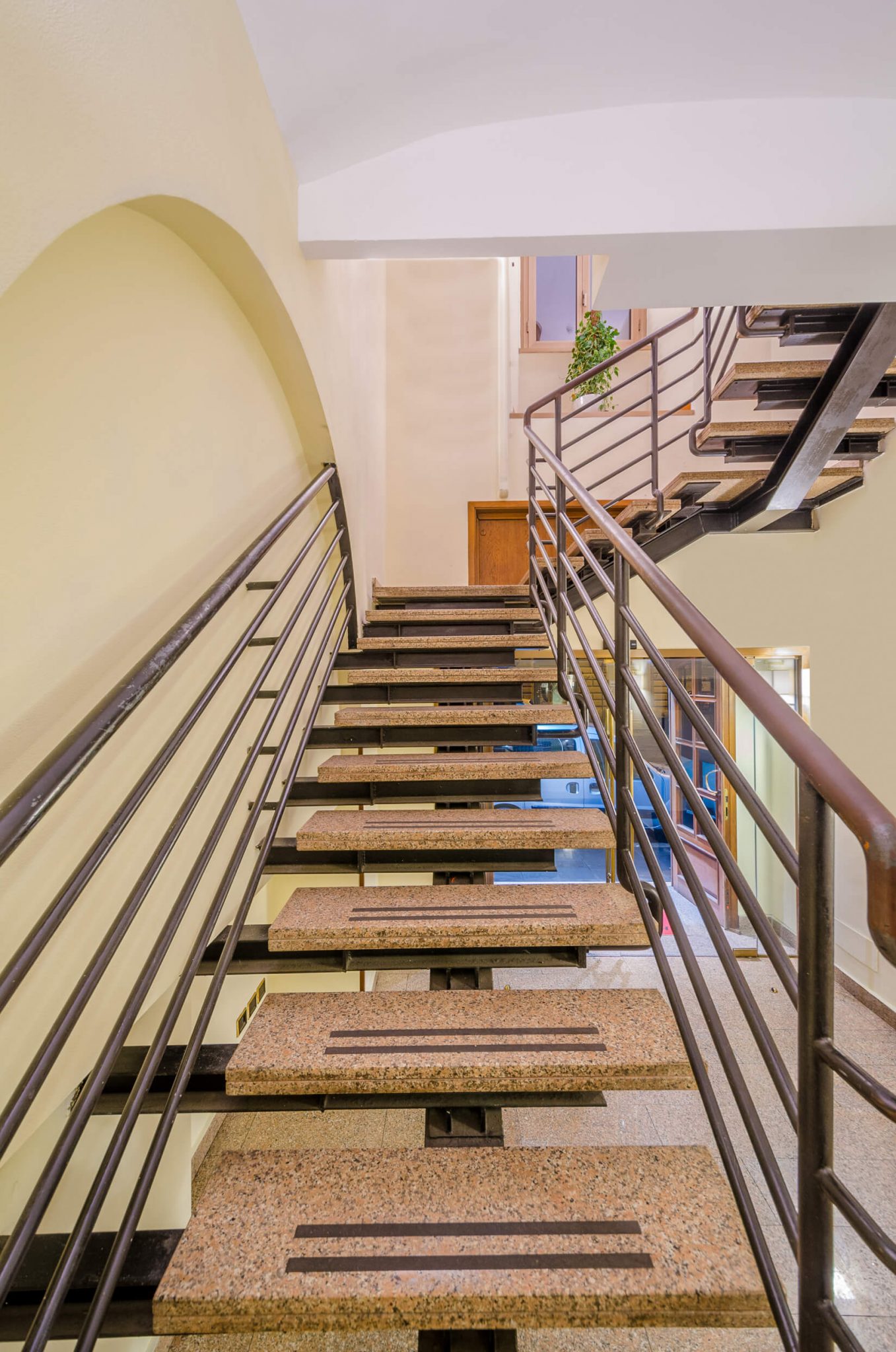 33 Flamboyant Modern Staircase Designs