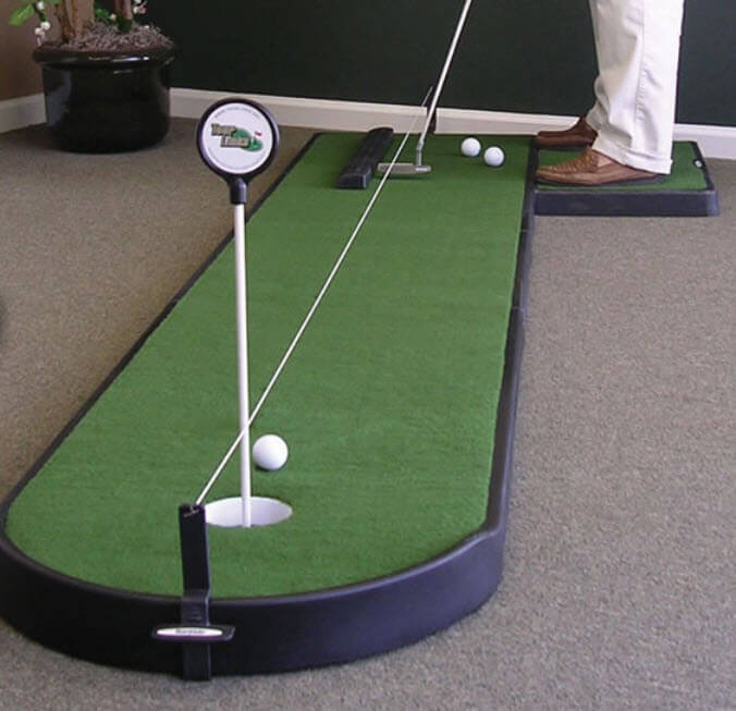 28 Outdoor & Indoor Putting Greens & Mats (Designs & Ideas)