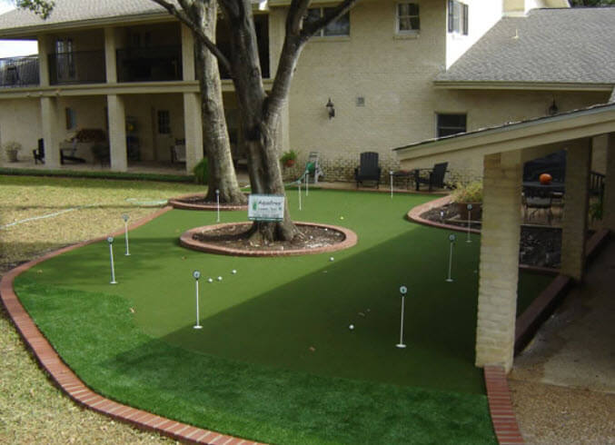 28 Outdoor & Indoor Putting Greens & Mats (Designs & Ideas) 28 Outdoor & Indoor Putting Greens & Mats (Designs & Ideas)
