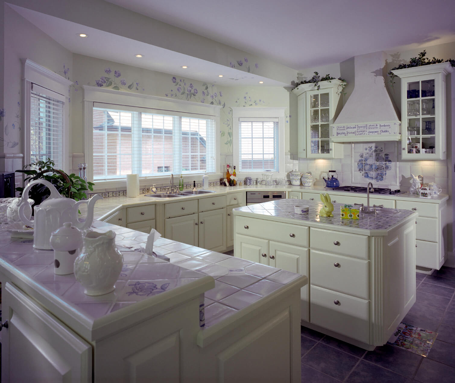 41 white kitchen interior design & decor ideas (pictures)
