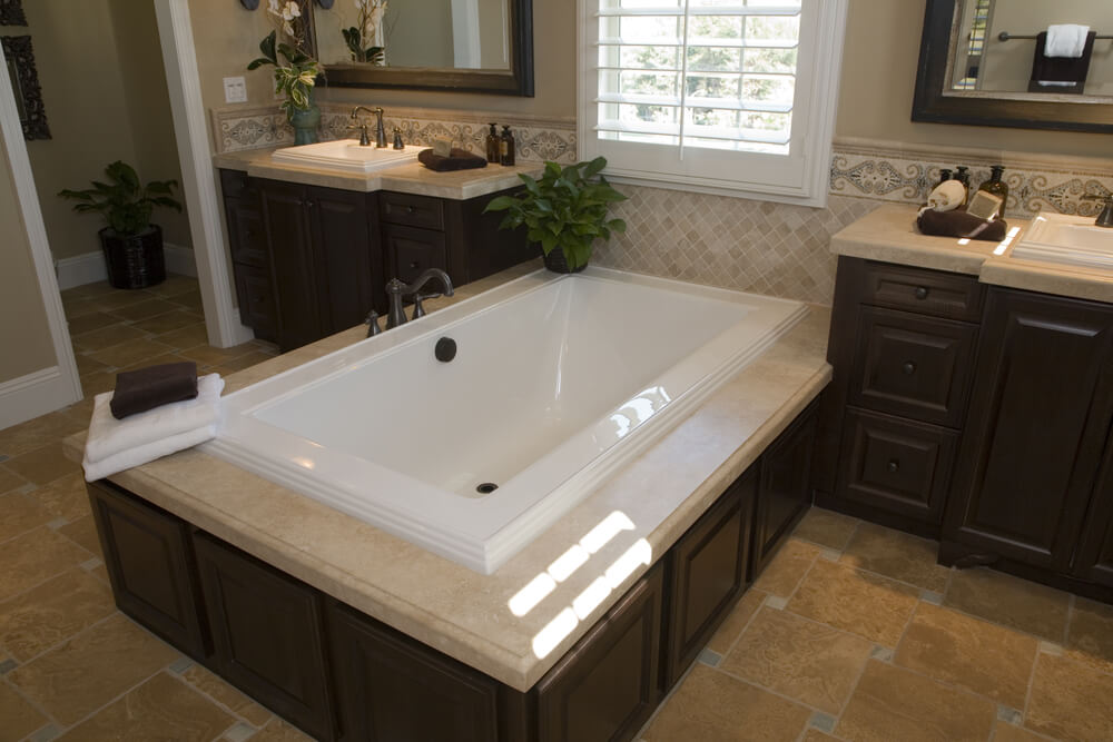 24 Luxury Master Bathroom Designs with Centered Soaking Tubs