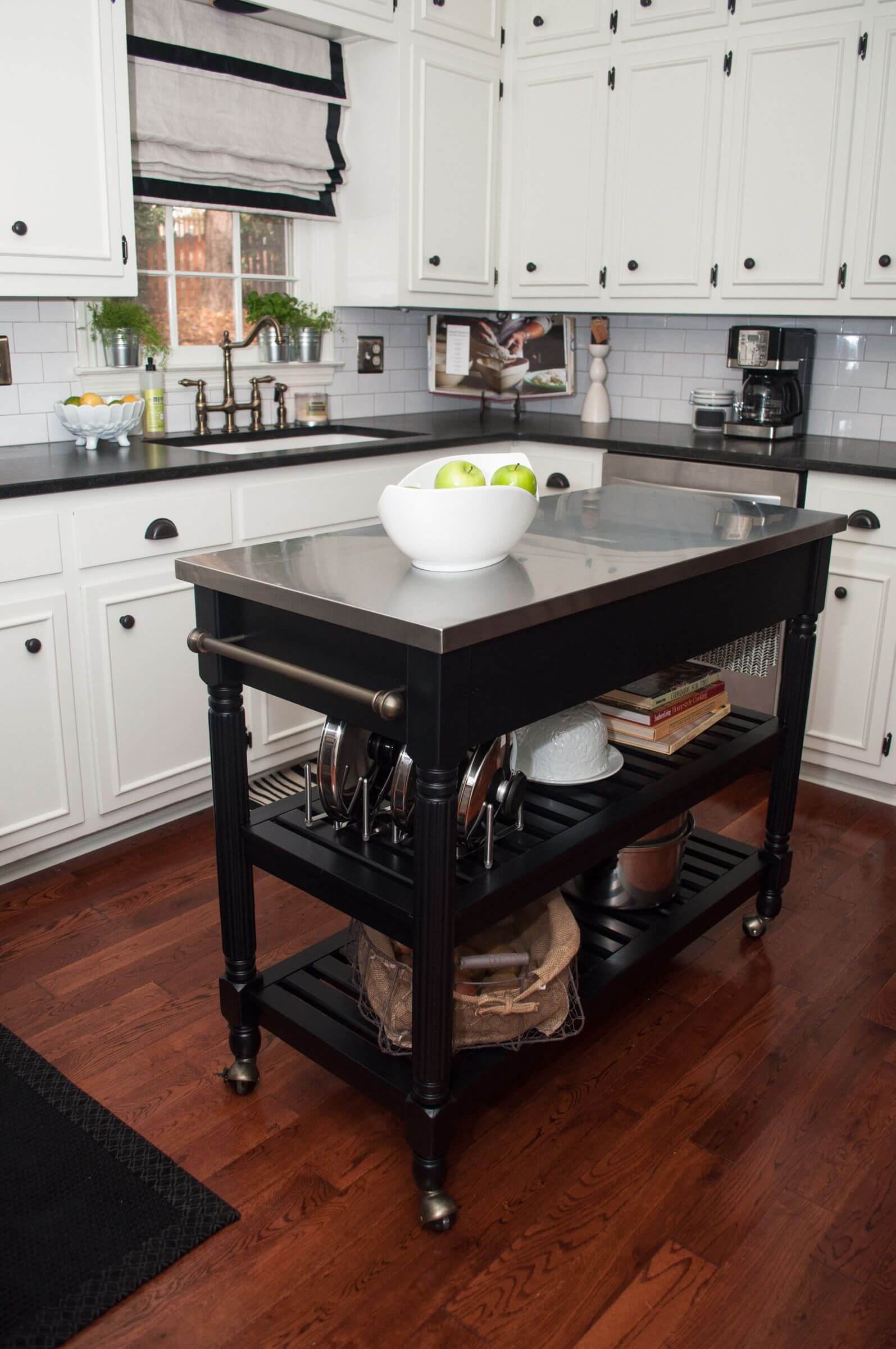 Collection small kitchen islands on wheels pictures home and ...