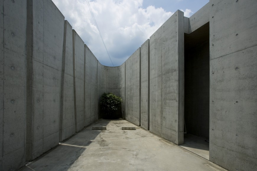 exterior wall bends sharply at the corners with greenery placed strategically throughout the outside space - Design Of Reinforced Concrete Walls exterior wall bends sharply at the corners with greenery placed strategically throughout the outside space - Design Of Reinforced Concrete Walls