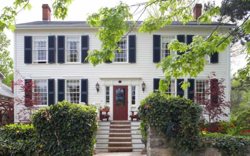 35 Different Red Front Doors (Many Designs & Pictures) 35 Different Red Front Doors (Many Designs & Pictures)