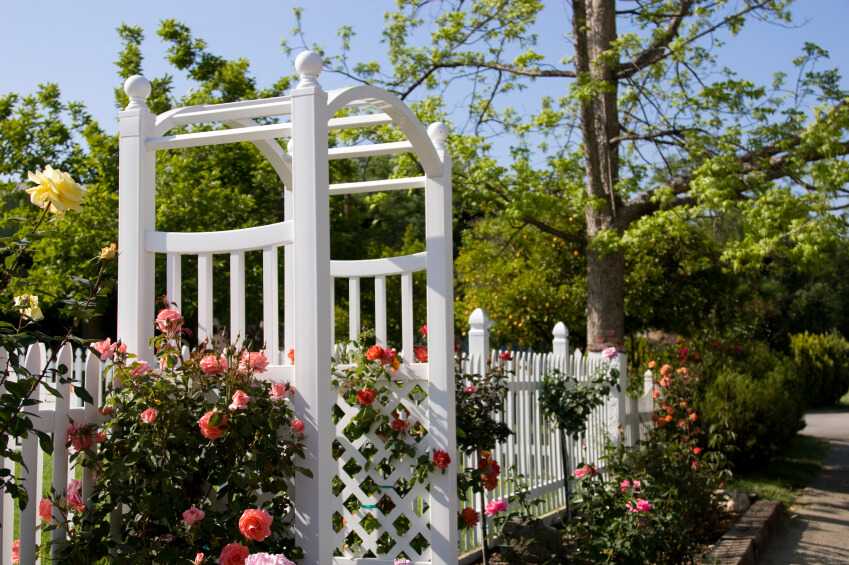 27 Garden Trellis and Lattice Ideas (Wood &amp; Metal)