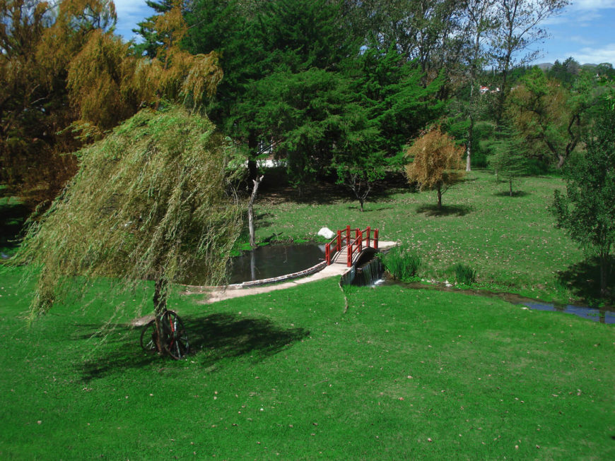 49 Backyard Garden Bridge Ideas and Designs (PHOTOS)