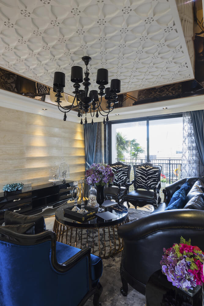 We Typically Think Of Coffered Ceilings As Square But This Unique Sunburst Style Is An We Typically Think Of Coffered Ceilings As Square But This Unique Sunburst Style Is An